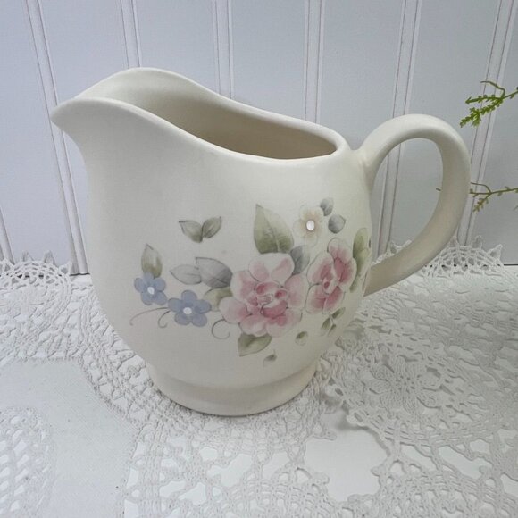 Pfaltzgraff Tea Rose 20 Oz Milk Cream Sauce Pitcher Floral Stoneware 5.25" - Picture 3 of 11